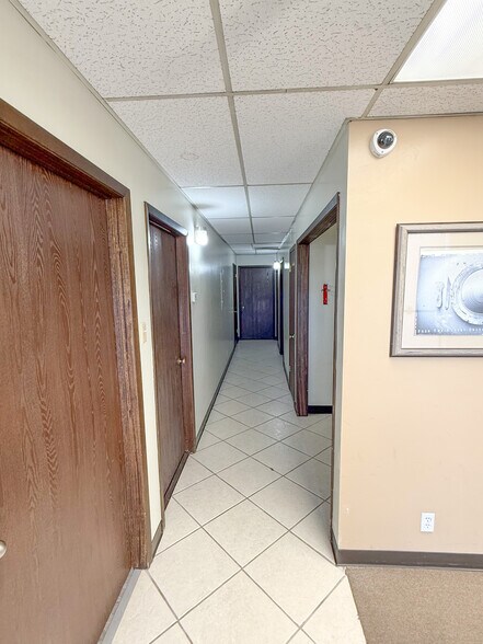 More Photos Of 220 W 2950 S, Salt Lake City Light Manufacturing For Lease