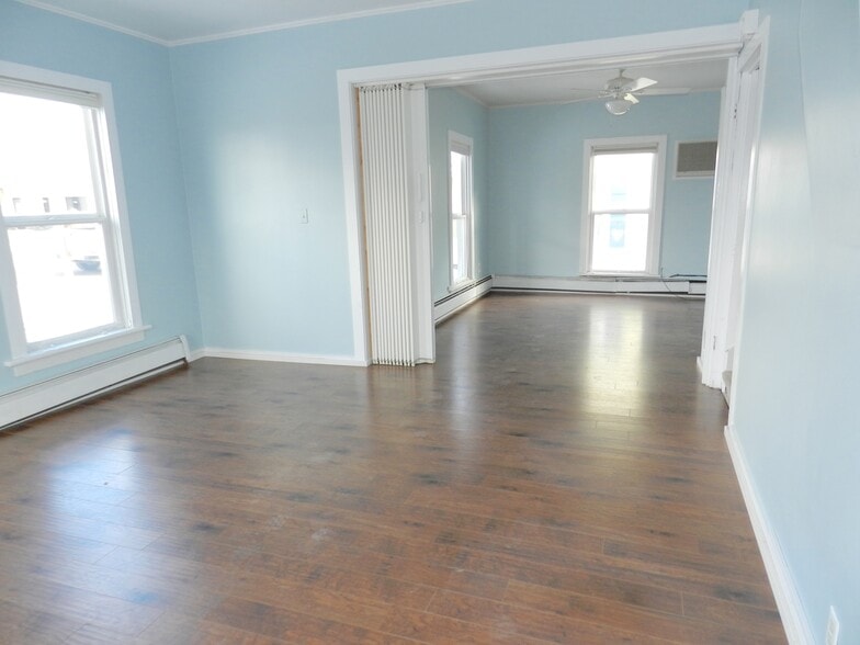 More Photos Of 901 Main St, Salmon Office For Sale