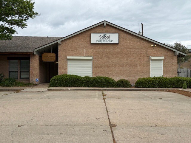 More Photos Of 5420-5428 Holly Rd, Corpus Christi Office For Sale