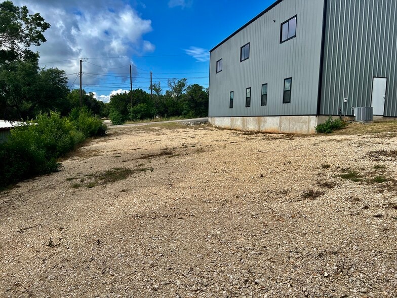 More Photos Of 15014 Iowa St, Austin Warehouse For Sale