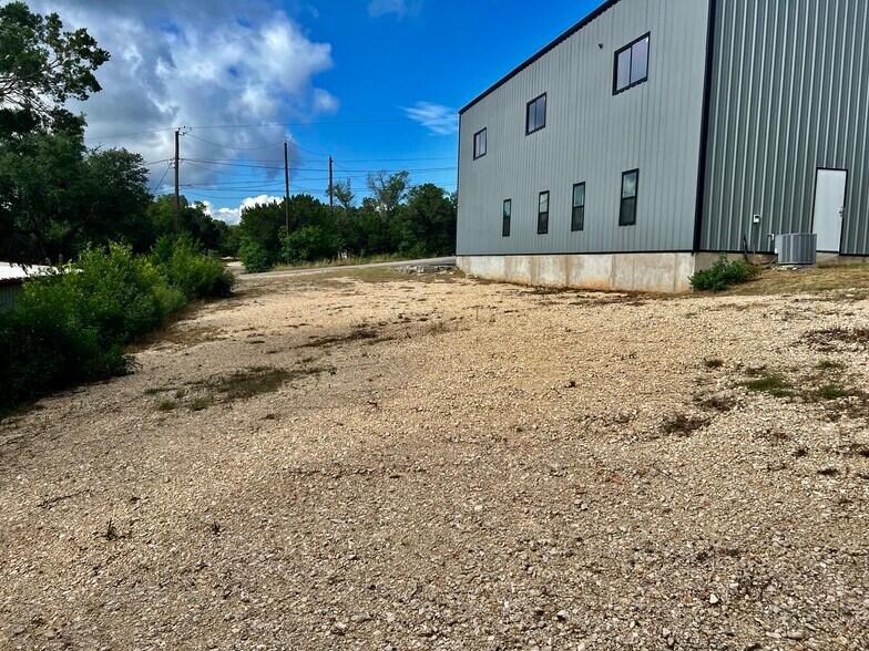 More Photos Of 15014 Iowa St, Austin Office Residential For Sale