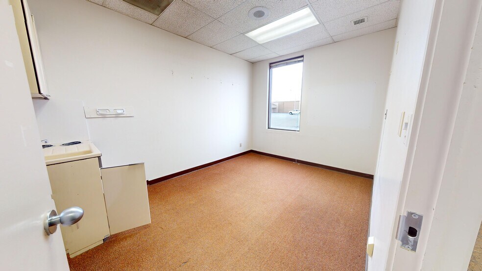 More Photos Of 1005 W 4th St, Winnemucca Bank For Sale