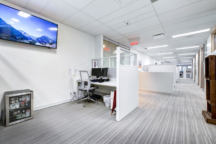 More Photos Of 3400 Boul De Maisonneuve O, Montréal Unknown For Lease