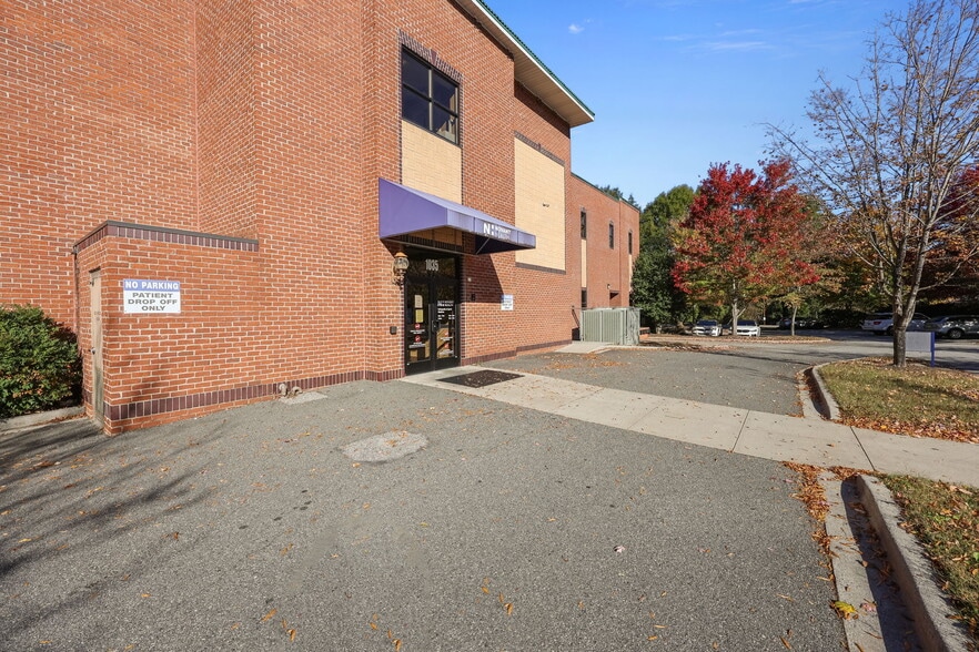 More Photos Of 1035 Lincolnton Rd, Salisbury Medical For Sale