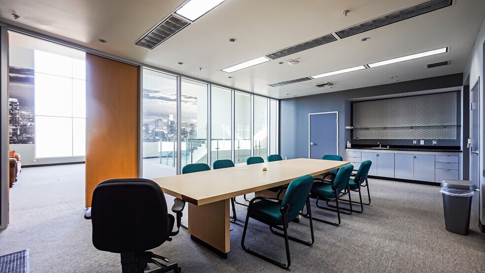 More Photos Of 10500 Orbital Way, Pacoima Manufacturing For Lease