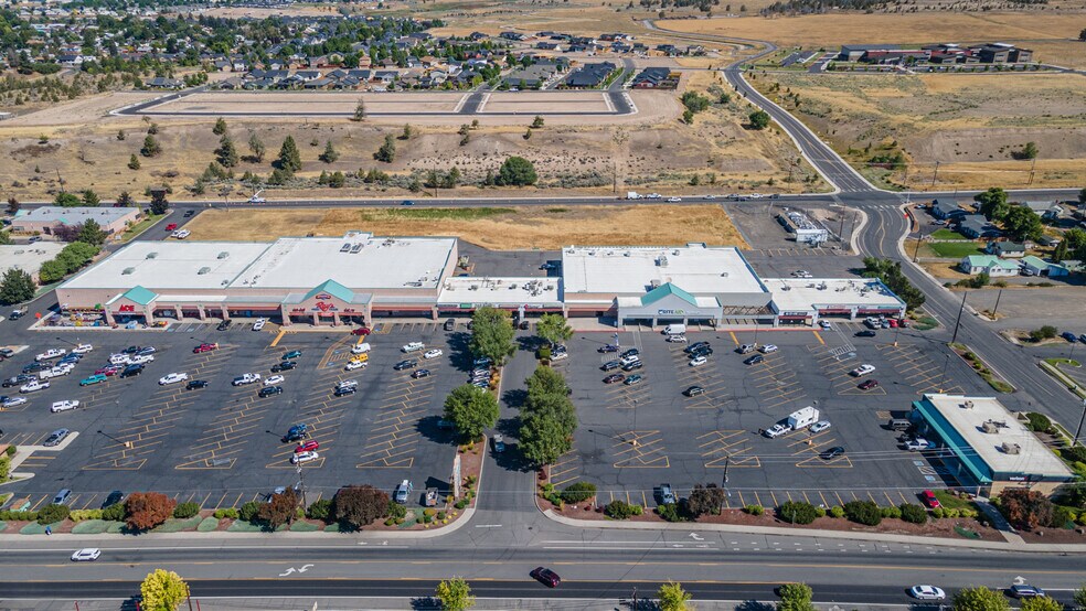 More Photos Of 1595 NE 3rd St, Prineville Storefront For Lease