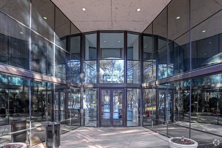 More Photos Of 2401 E Randol Mill Rd, Arlington Office For Lease