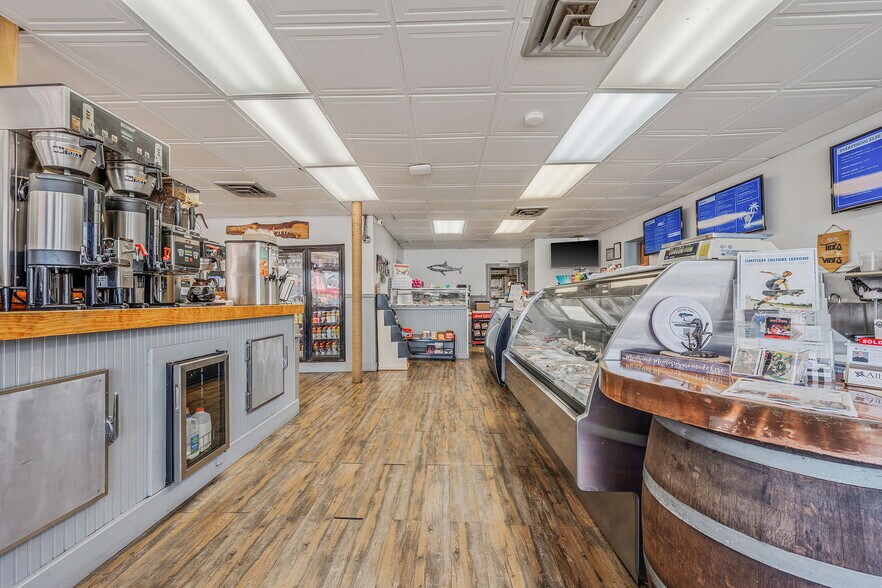 More Photos Of 504 Fire Island Ave, Babylon Flex For Sale