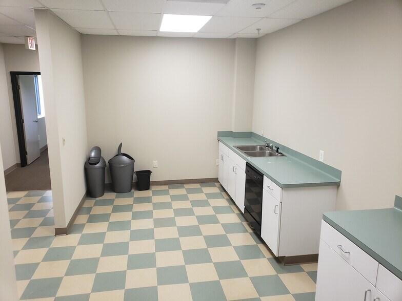 More Photos Of 5335 Brystone Dr, Houston Flex For Lease