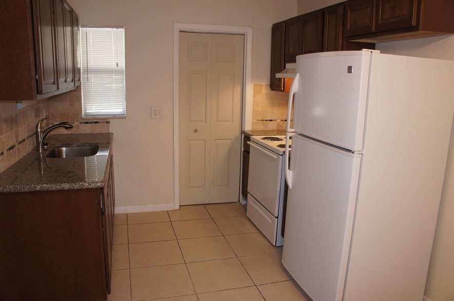 More Photos Of 409 4th Ave N, Lake Worth Apartments For Sale