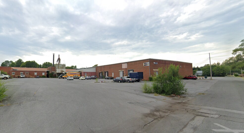 More Photos Of 351 Station Rd, Berryville Manufacturing For Lease