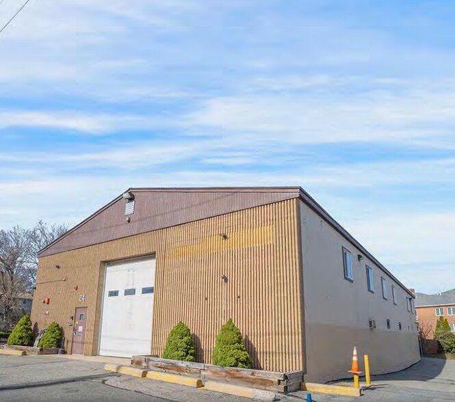 Primary Photo Of 24 River St, Winchester Warehouse For Sale