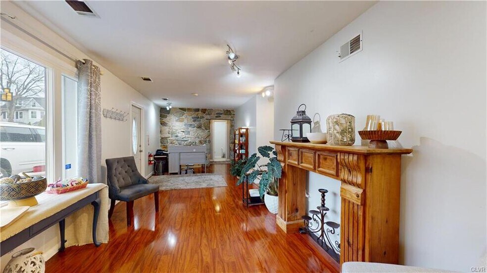 More Photos Of 1225 N New St, Bethlehem General Retail For Sale