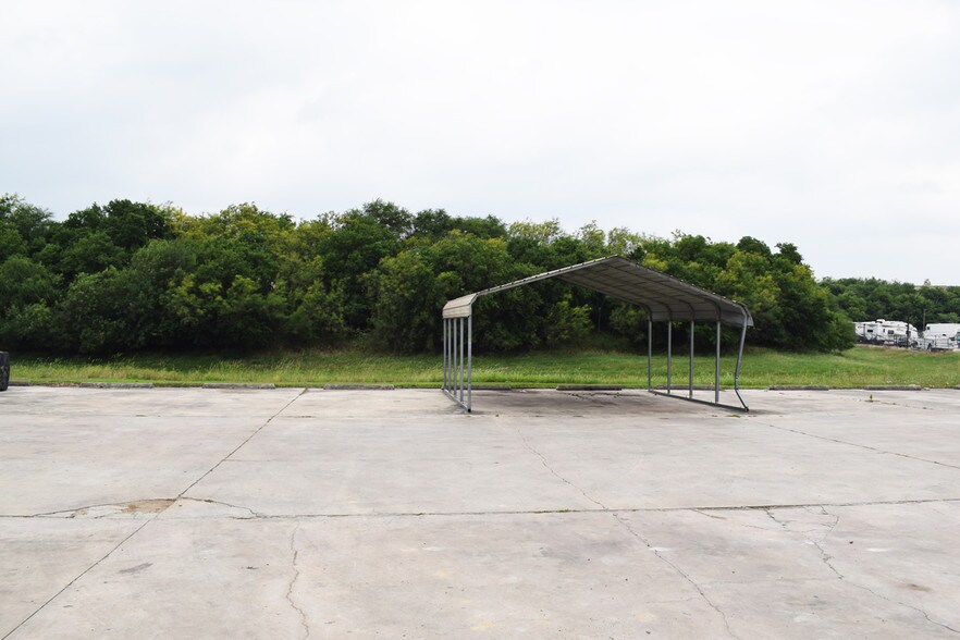 More Photos Of 10801-10817 Nacogdoches Rd, San Antonio Showroom For Lease