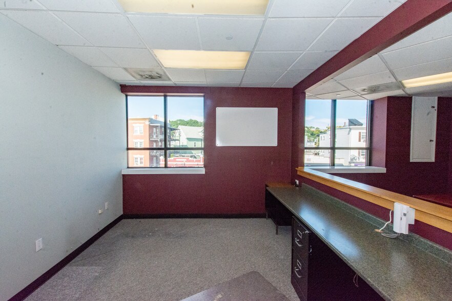More Photos Of 975-977 Saratoga St, Boston Storefront Retail Office For Lease