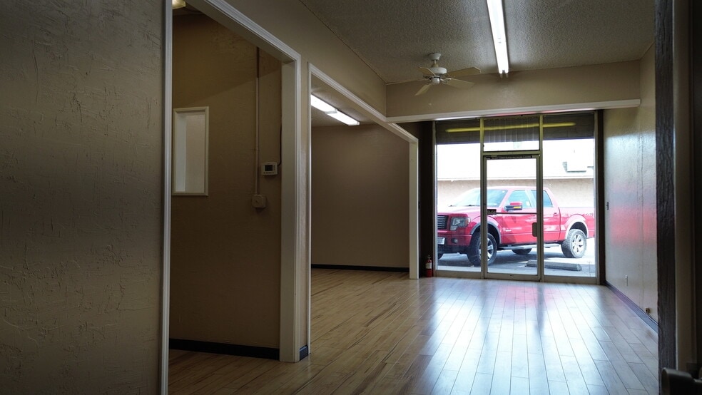 More Photos Of 2358-2368 Lincoln St, Oroville Office For Lease