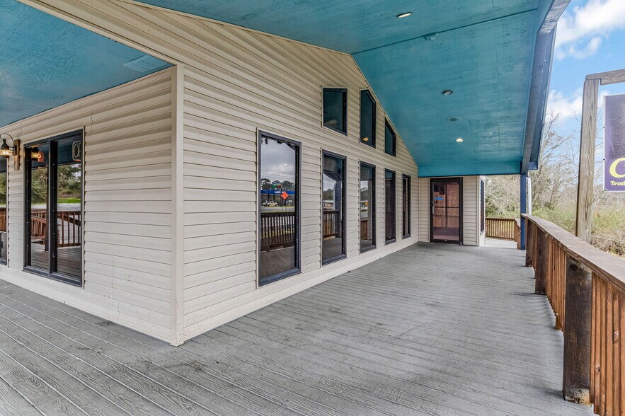 More Photos Of 3601 Highway 90, Pace Restaurant For Lease