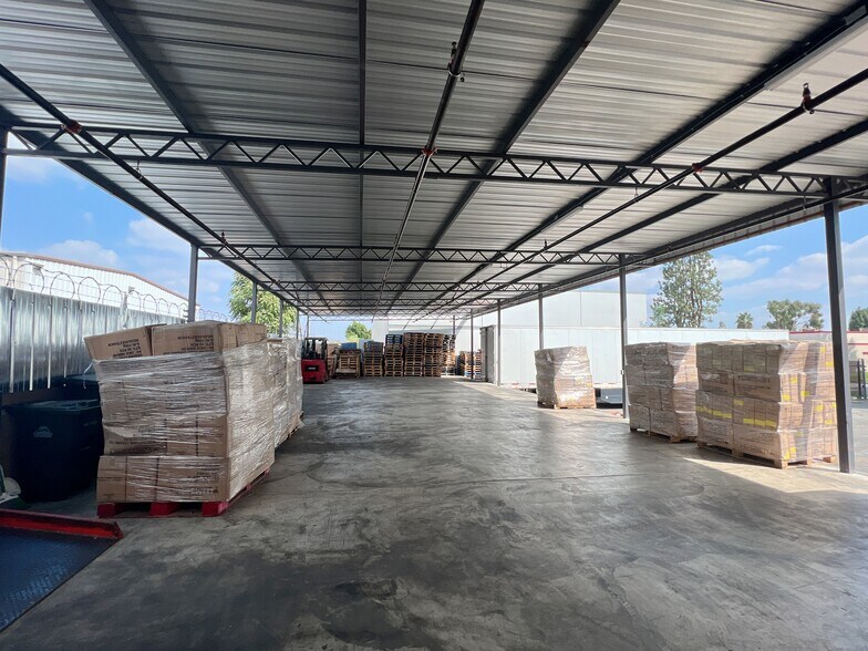 More Photos Of 1920 S Augusta Ct, Ontario Warehouse For Lease