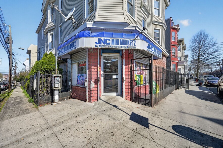 More Photos Of 661 S 18th St, Newark Apartments For Sale