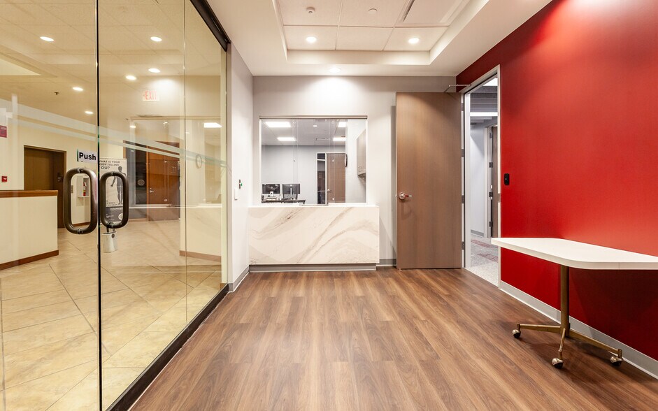 More Photos Of 1910 S Highland Ave, Lombard Medical For Lease