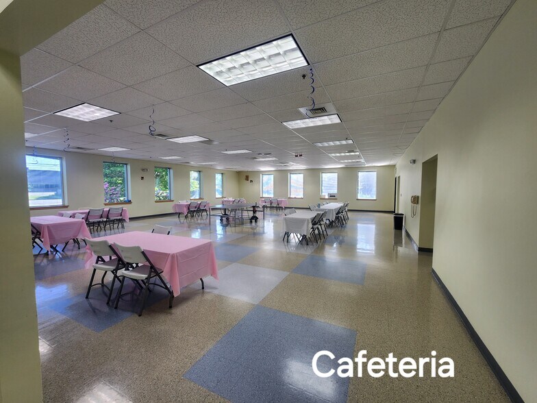 More Photos Of 160 Pierce St, Somerset Warehouse For Lease