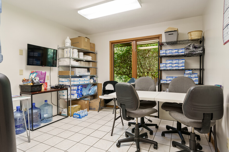 More Photos Of 7550 Rote Rd, Rockford Medical For Sale