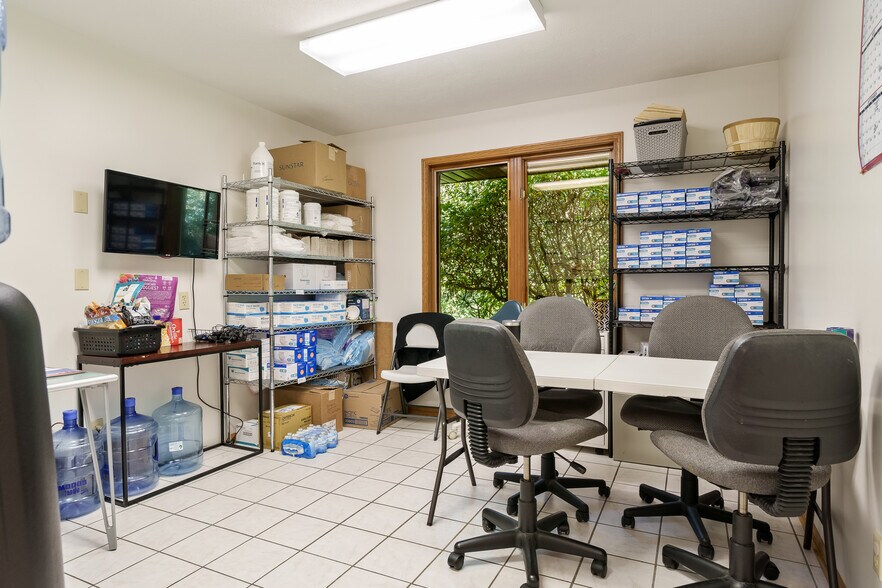 More Photos Of 7550 Rote Rd, Rockford Medical For Sale