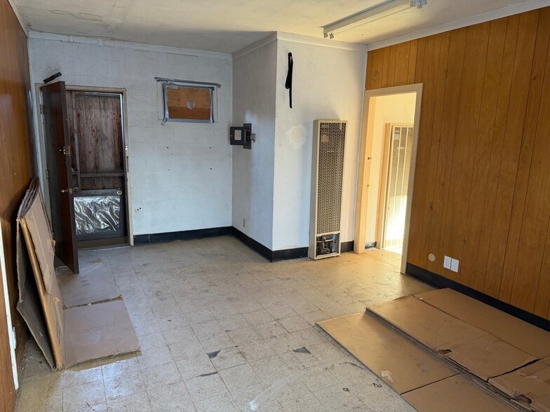 More Photos Of 217 Percy Ave, Yuba City Storefront For Sale