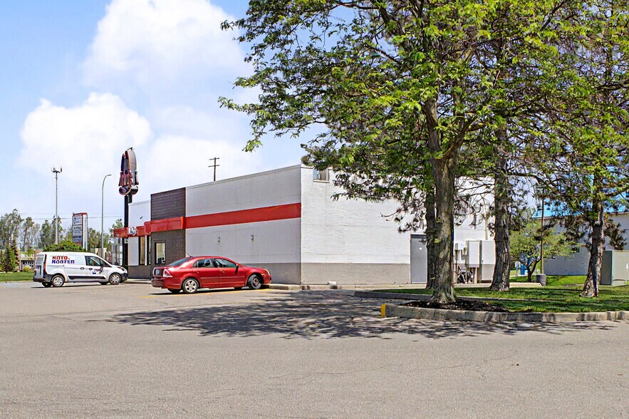 More Photos Of 27277 Eureka Rd, Taylor Fast Food For Sale