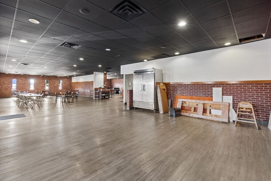 More Photos Of 1716 W Andrew Johnson Hwy, Morristown Restaurant For Sale