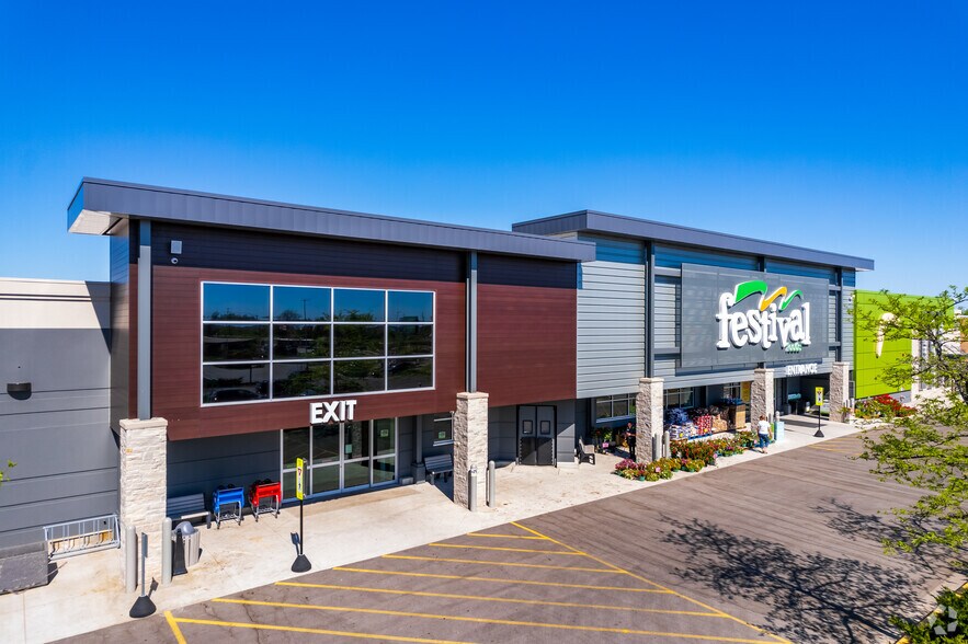 More Photos Of 4777 S 27th St, Greenfield Freestanding For Lease