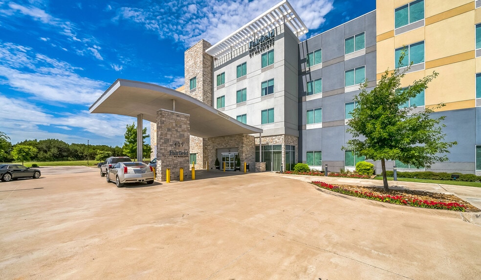 Primary Photo Of 409 N Clark Rd, Cedar Hill Hotel For Sale