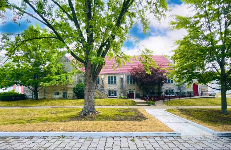More Photos Of 1601 NE Madison Ave, Peoria Religious Facility For Sale