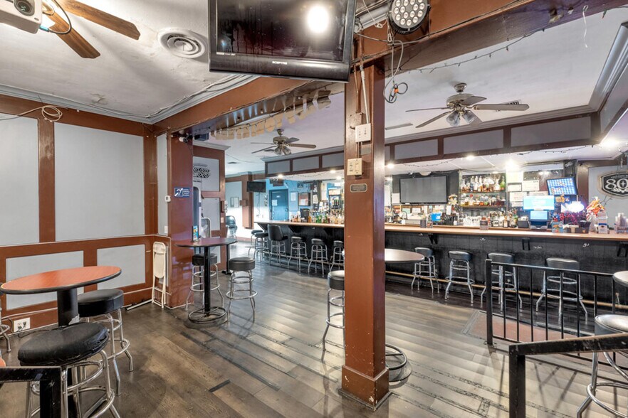 More Photos Of 7214 Sepulveda Blvd, Van Nuys Bar For Sale