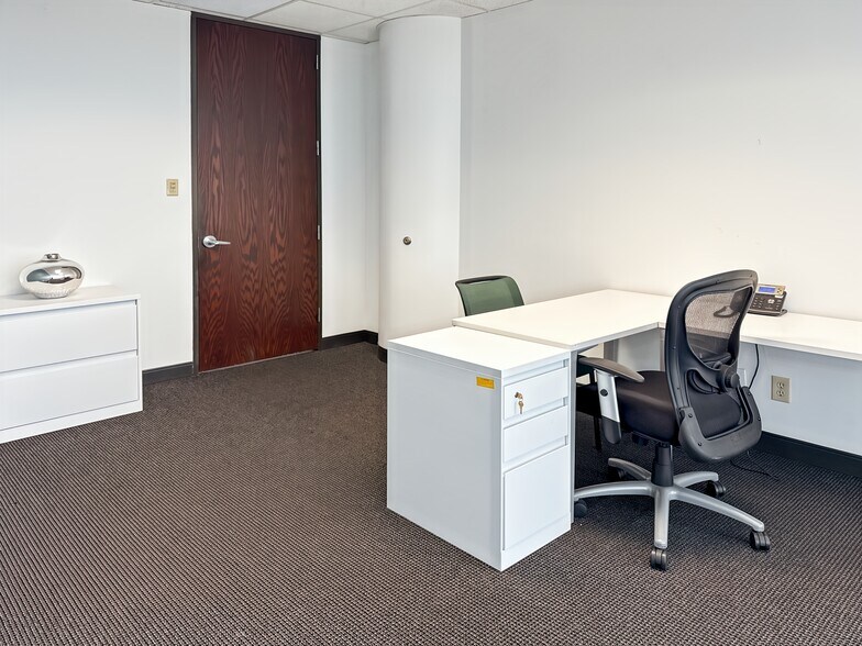More Photos Of 5601 Bridge St, Fort Worth Coworking Space