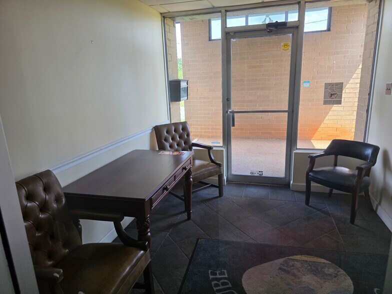 More Photos Of 1604 Prospect St, High Point Manufacturing For Lease