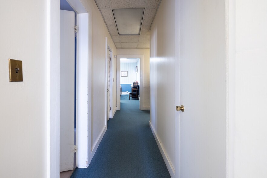 More Photos Of 59 Central Ave, Waterbury Office For Sale