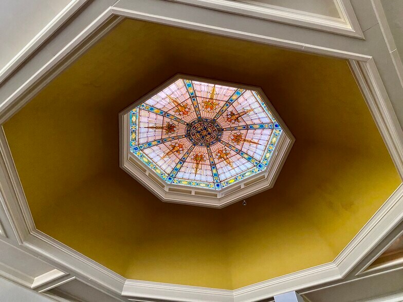 More Photos Of 212 N College Ave, Clarksville Religious Facility For Sale