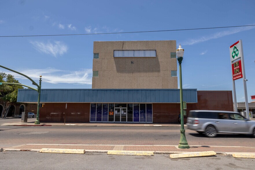 More Photos Of 600 San Bernardo Ave, Laredo Unknown For Lease