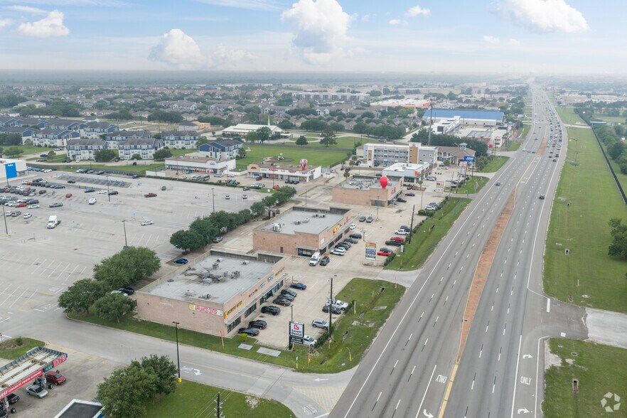 More Photos Of 3402 Hwy 6, Houston Freestanding For Lease