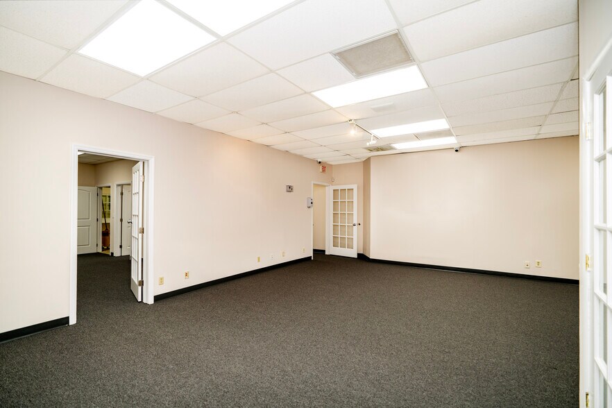 More Photos Of 5367 N Nob Hill Rd, Sunrise Office For Lease