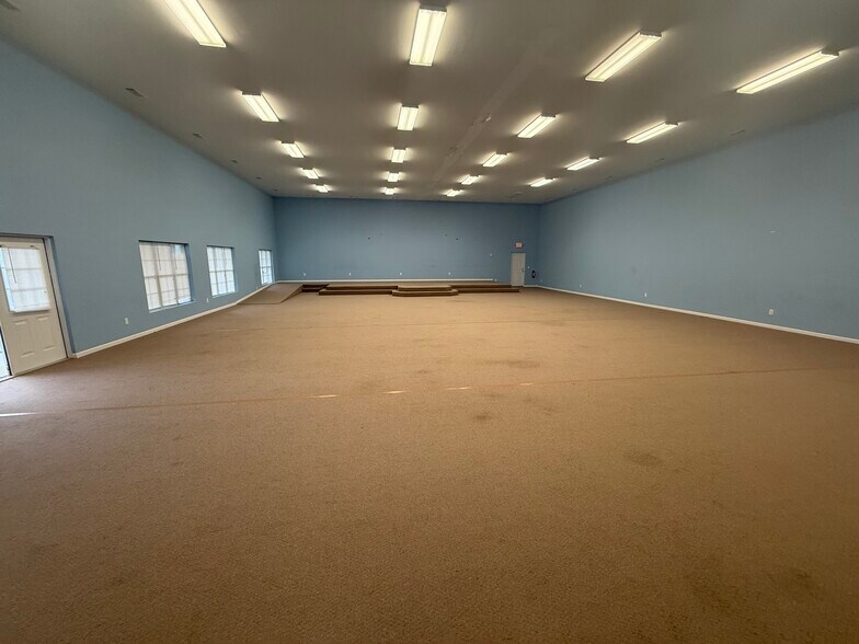 More Photos Of 320 Mill Creek Dr, Hull Religious Facility For Sale