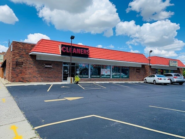 More Photos Of 7642-7650 W Touhy Ave, Chicago Storefront Retail Office For Lease