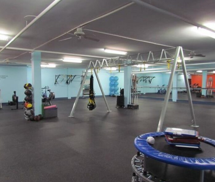 More Photos Of 10140 101 Ave, Lac La Biche Office For Sale