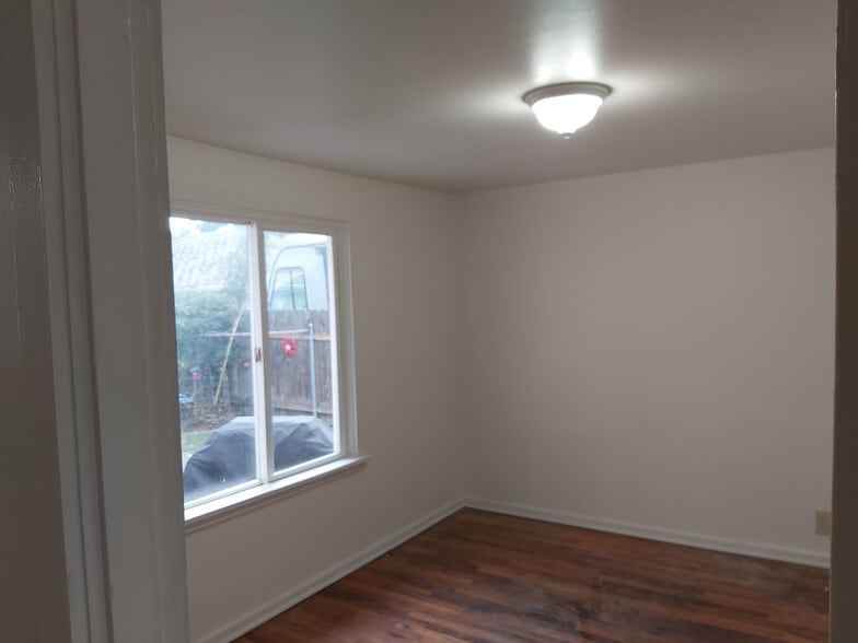 More Photos Of 350 SE Lilly Ave, Corvallis Apartments For Sale