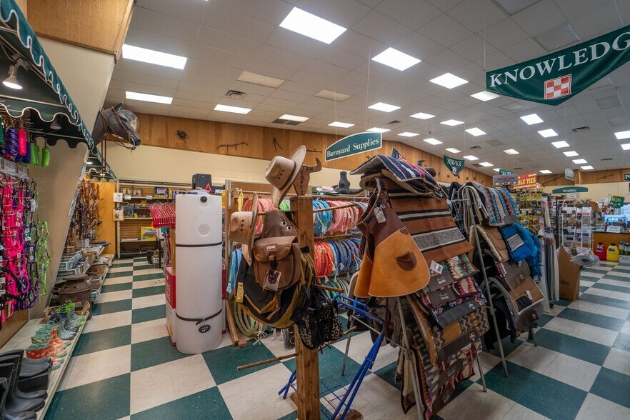 More Photos Of 5705 N Main St, Victoria General Retail For Sale