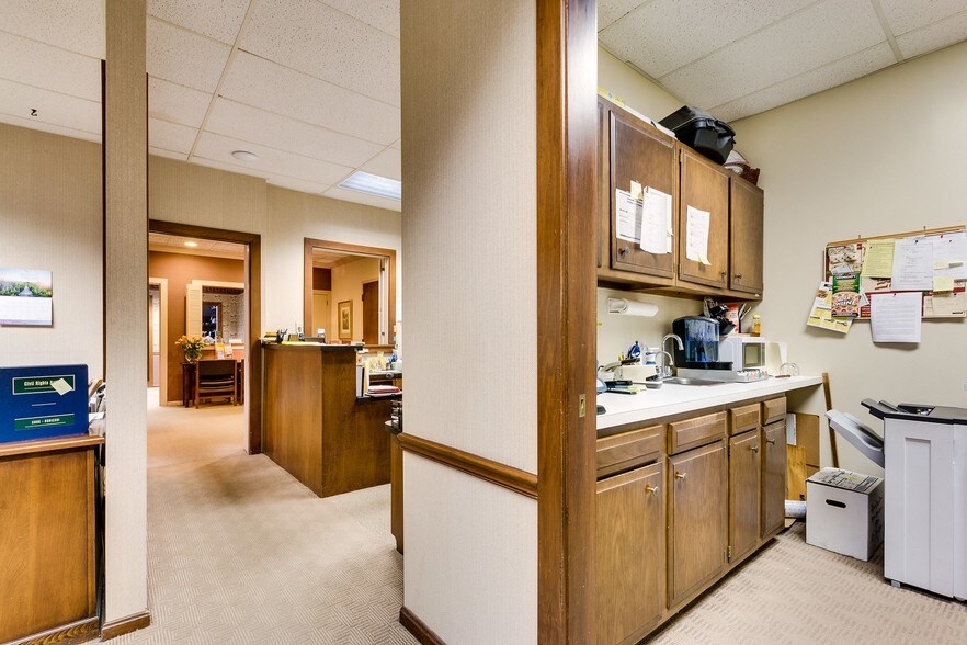 More Photos Of 100 Parker Ct, Chardon Office For Sale
