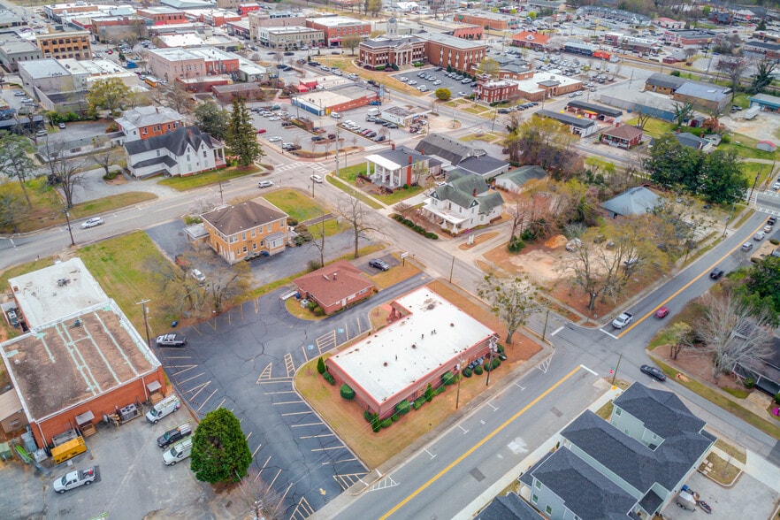 More Photos Of 63 W Candler St, Winder Medical For Lease