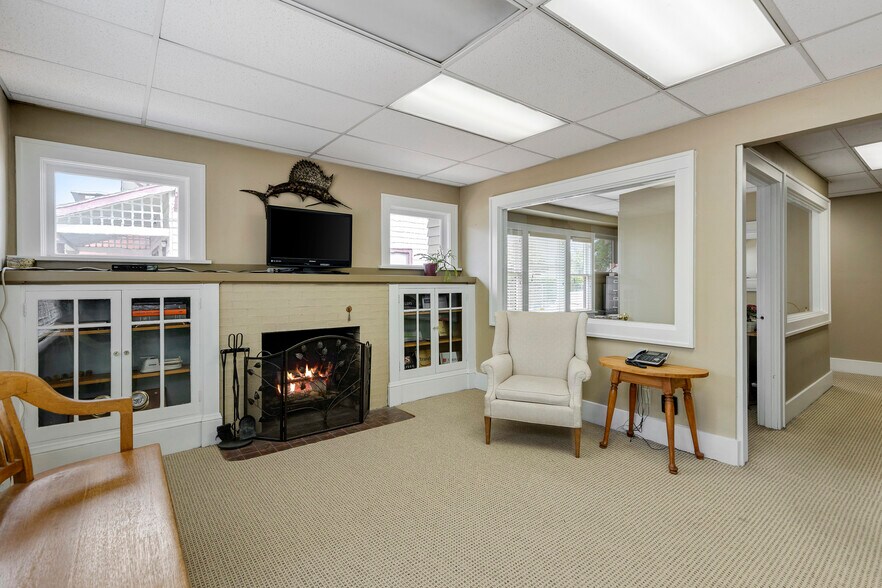 More Photos Of 1742 NE 43rd Ave, Portland Office Residential For Sale