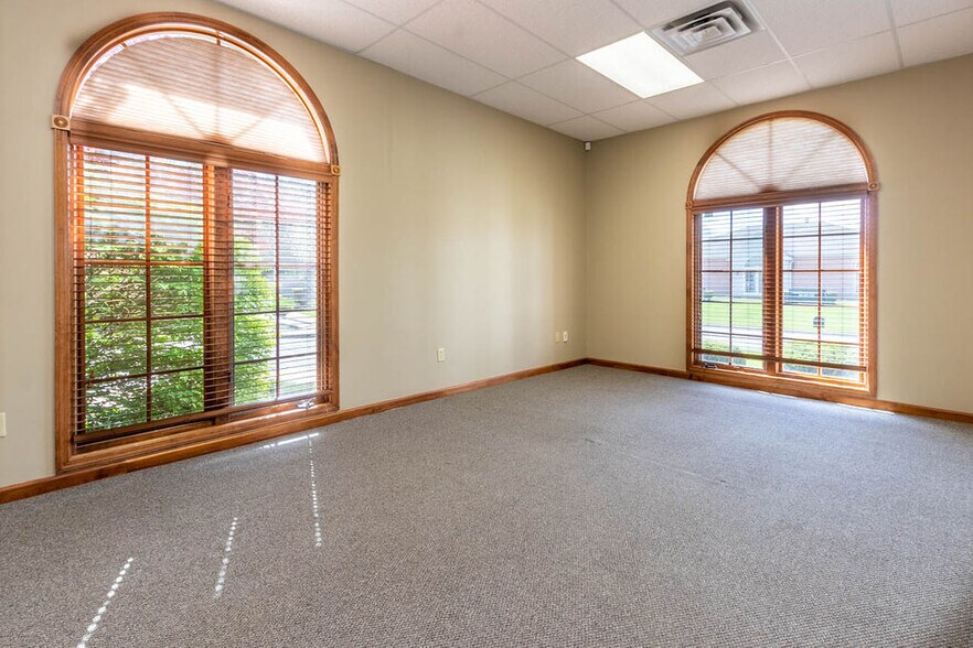 More Photos Of 42 Professional Pky, Lockport Medical For Sale